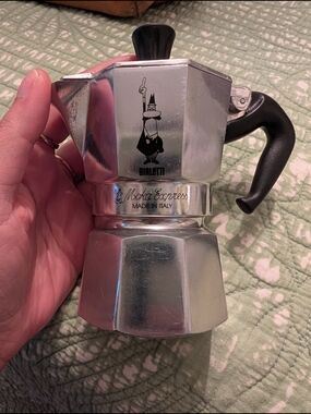 Bialetti Moka Express Stovetop Espresso Maker - Silver
